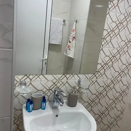 Teddy דירה וליקו טורנובו